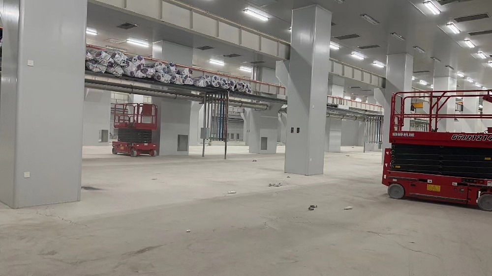 FFU 風(fēng)機(jī)過(guò)濾單元在無(wú)塵車間吊頂裝修方案